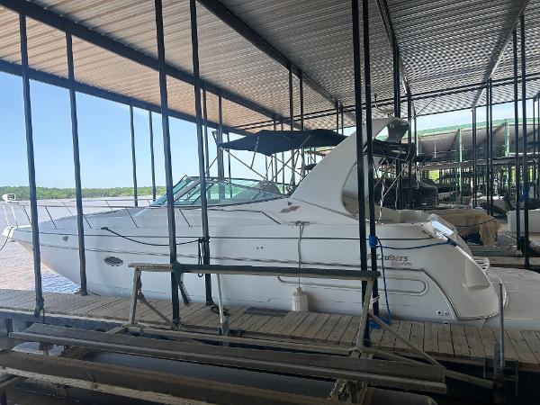 1997 Cruisers Yachts 3575 Esprit