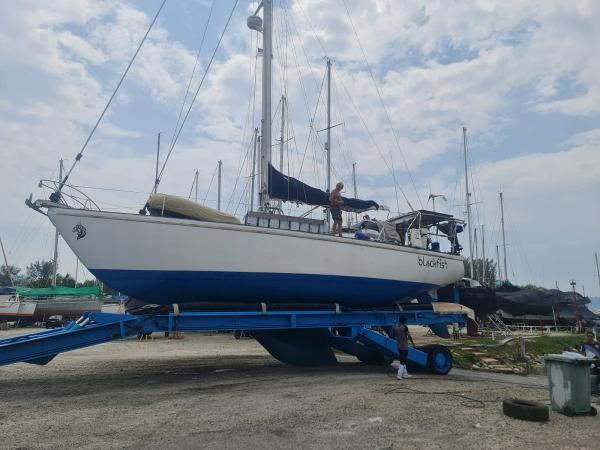 1970 Columbia Yacht 43