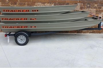 2026 Tracker Grizzly 14 Jon