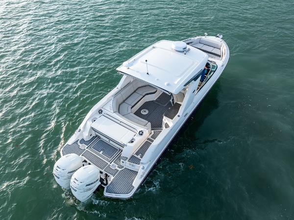 2021 Sea Ray SLX 350 Outboard