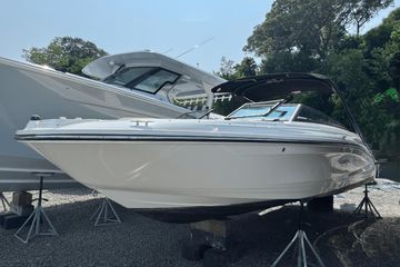 2023 Sea Ray SPX 230 Outboard