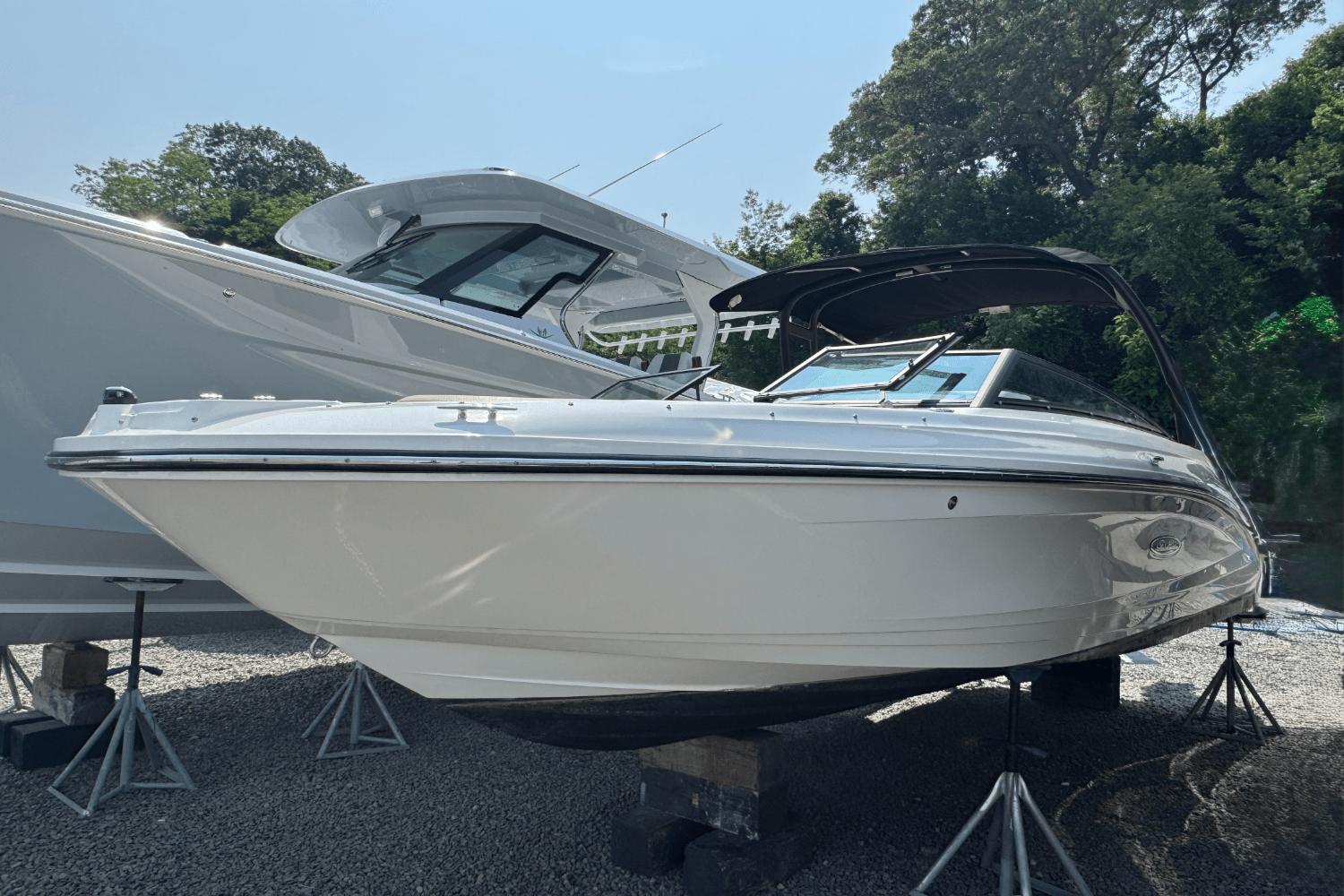 2023 Sea Ray SPX 230 Outboard