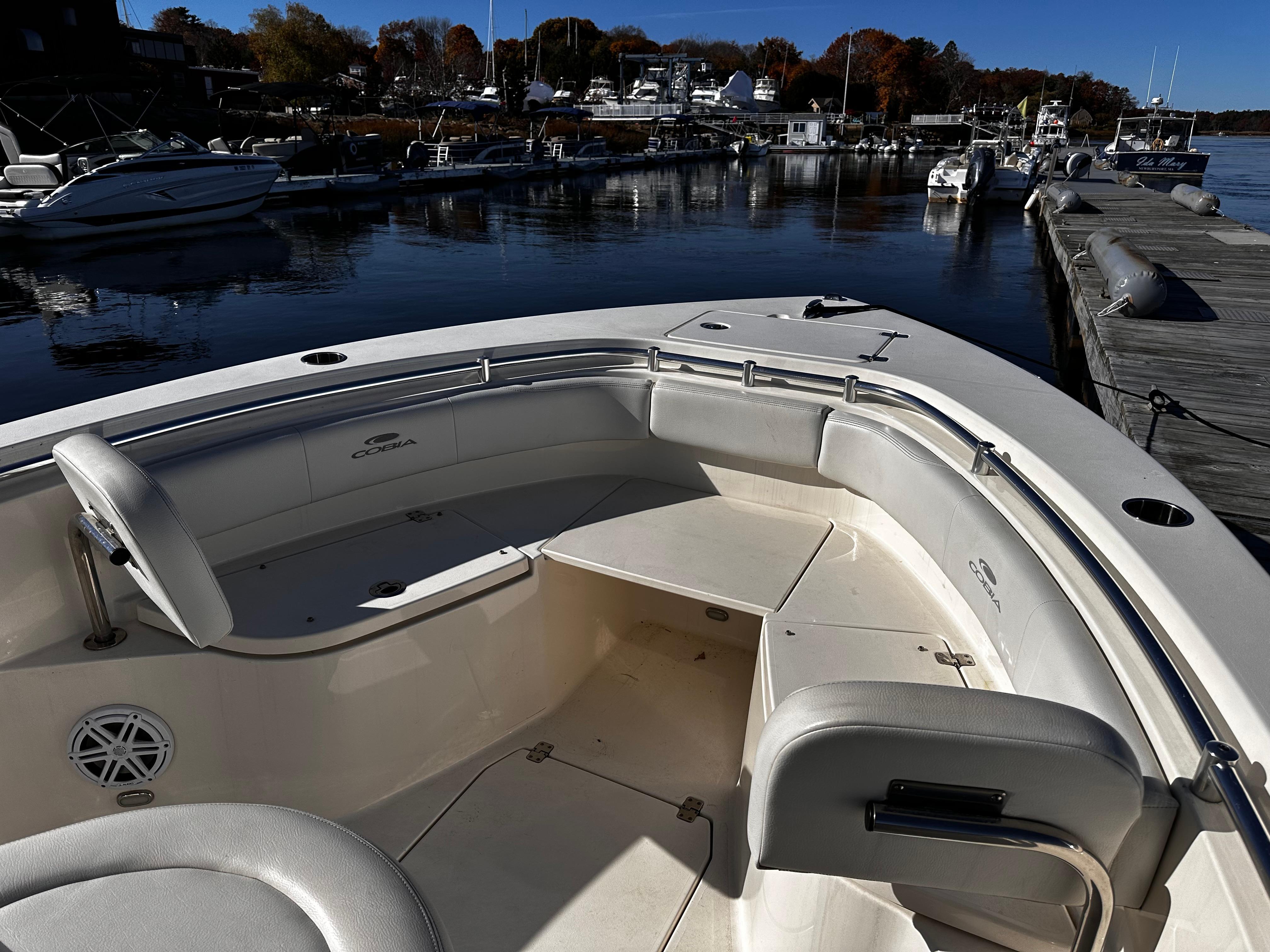 2022 Cobia 237