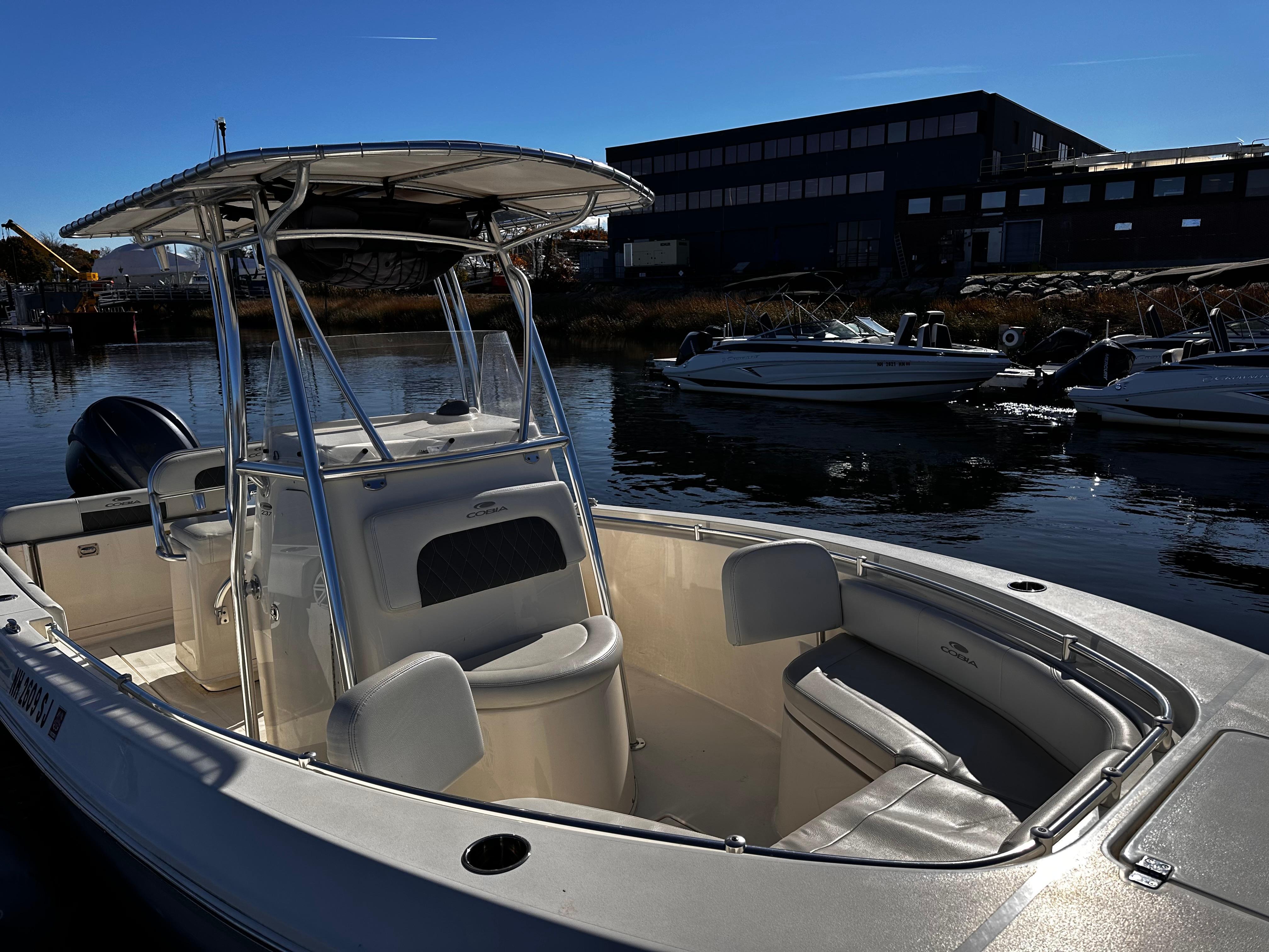 2022 Cobia 237