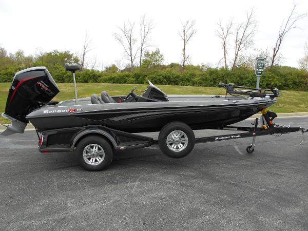 Ranger Z518 Ranger Cup Equipped 2024 Ranger Z518 Ranger Cup Equipped boat on trailer, black exterior, side view.