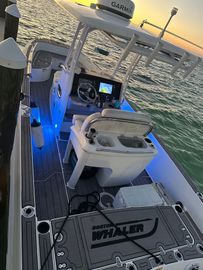 2015 Boston Whaler 270 Dauntless