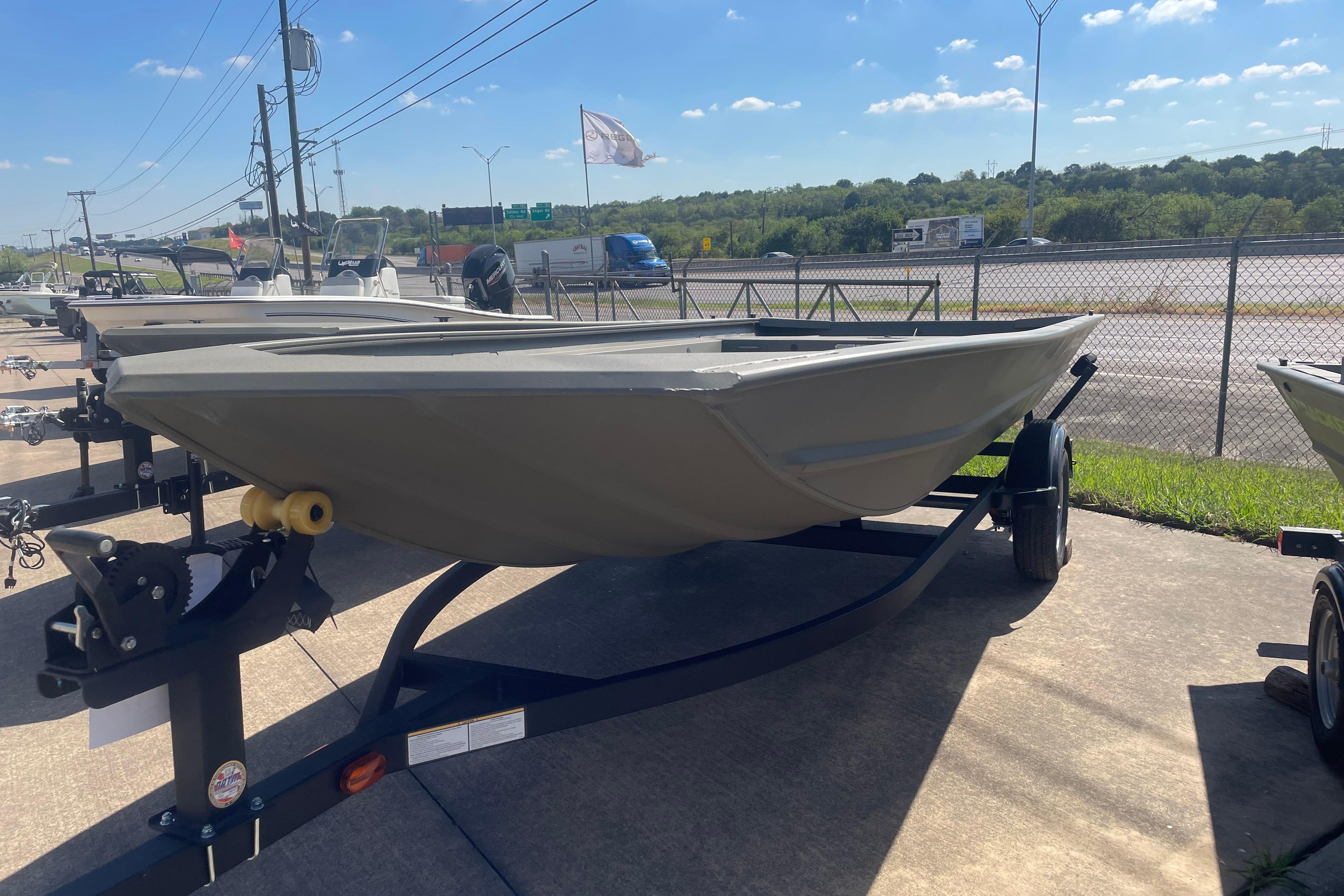 2026 Tracker Grizzly 1754 Utility