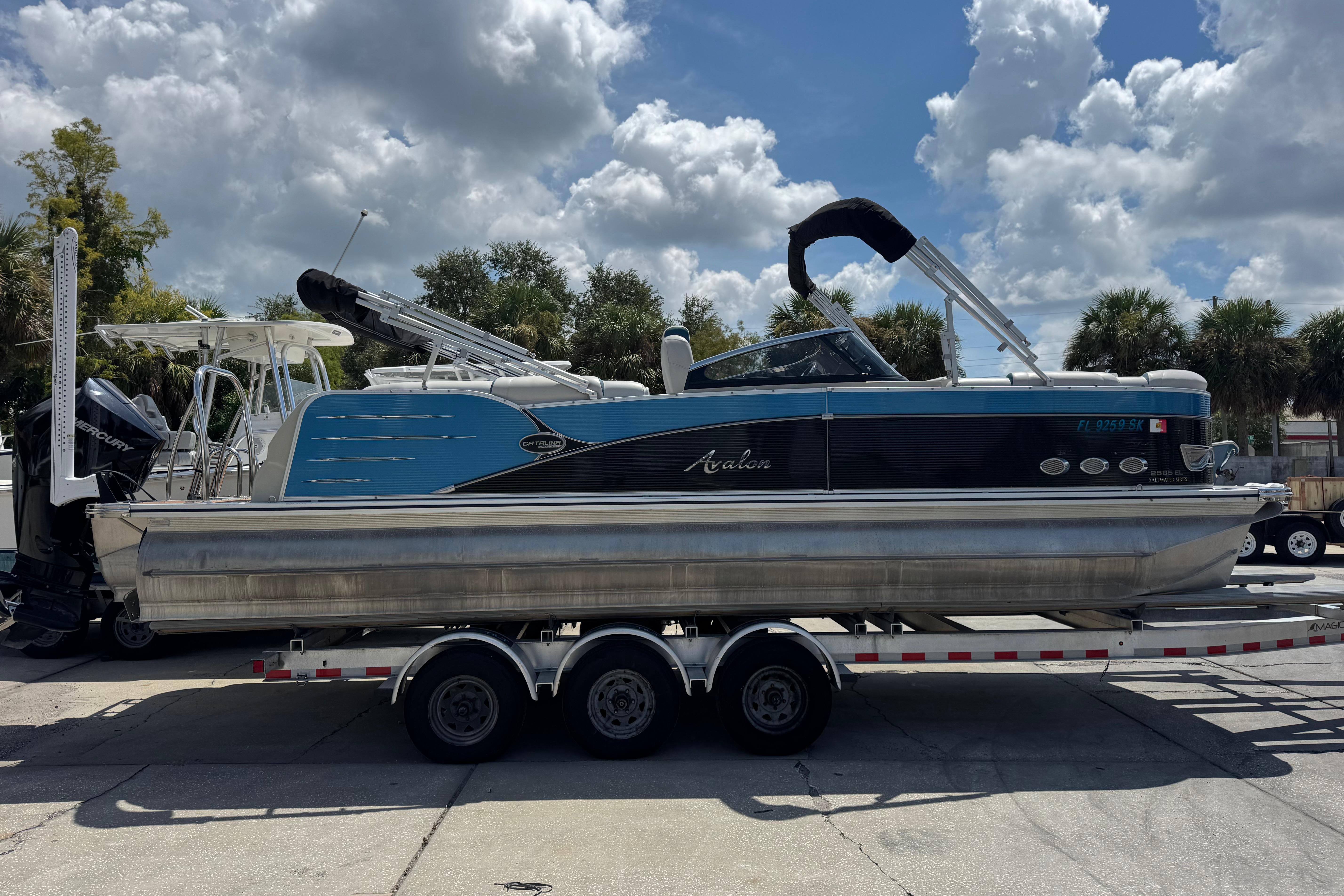 2019 Avalon Catalina Platinum Elite Windshield - 25'