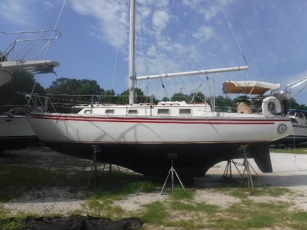 1977 Endeavour 32 Sloop