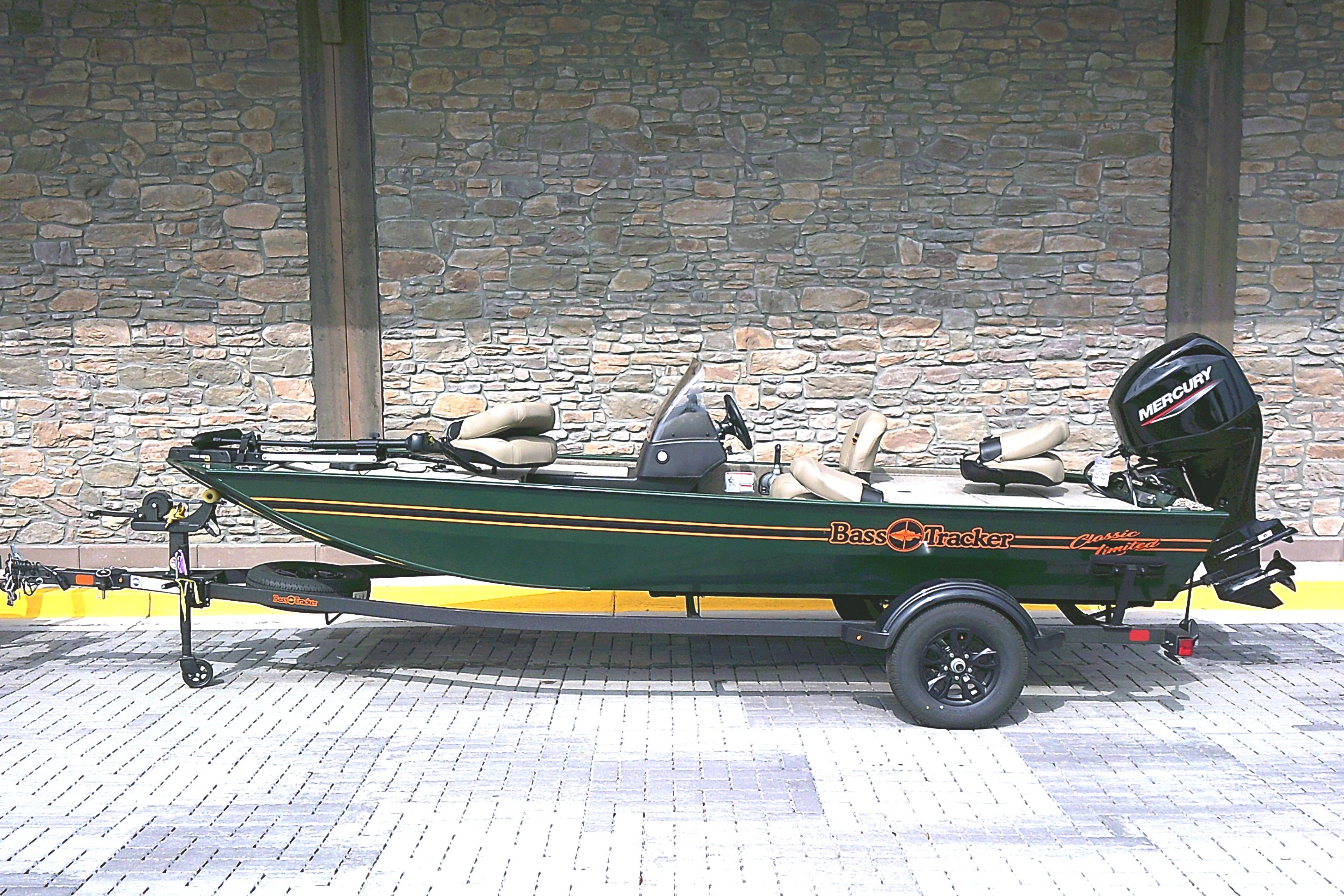 2026 Tracker Bass Tracker Classic Limited
