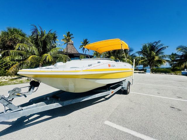 2011 Hurricane SUNDECK SPORT 201