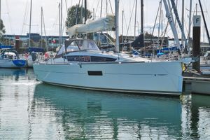 Jeanneau Sun Odyssey 319 Jeanneau Sun Odyssey 319_www.bleumarine-fr.com