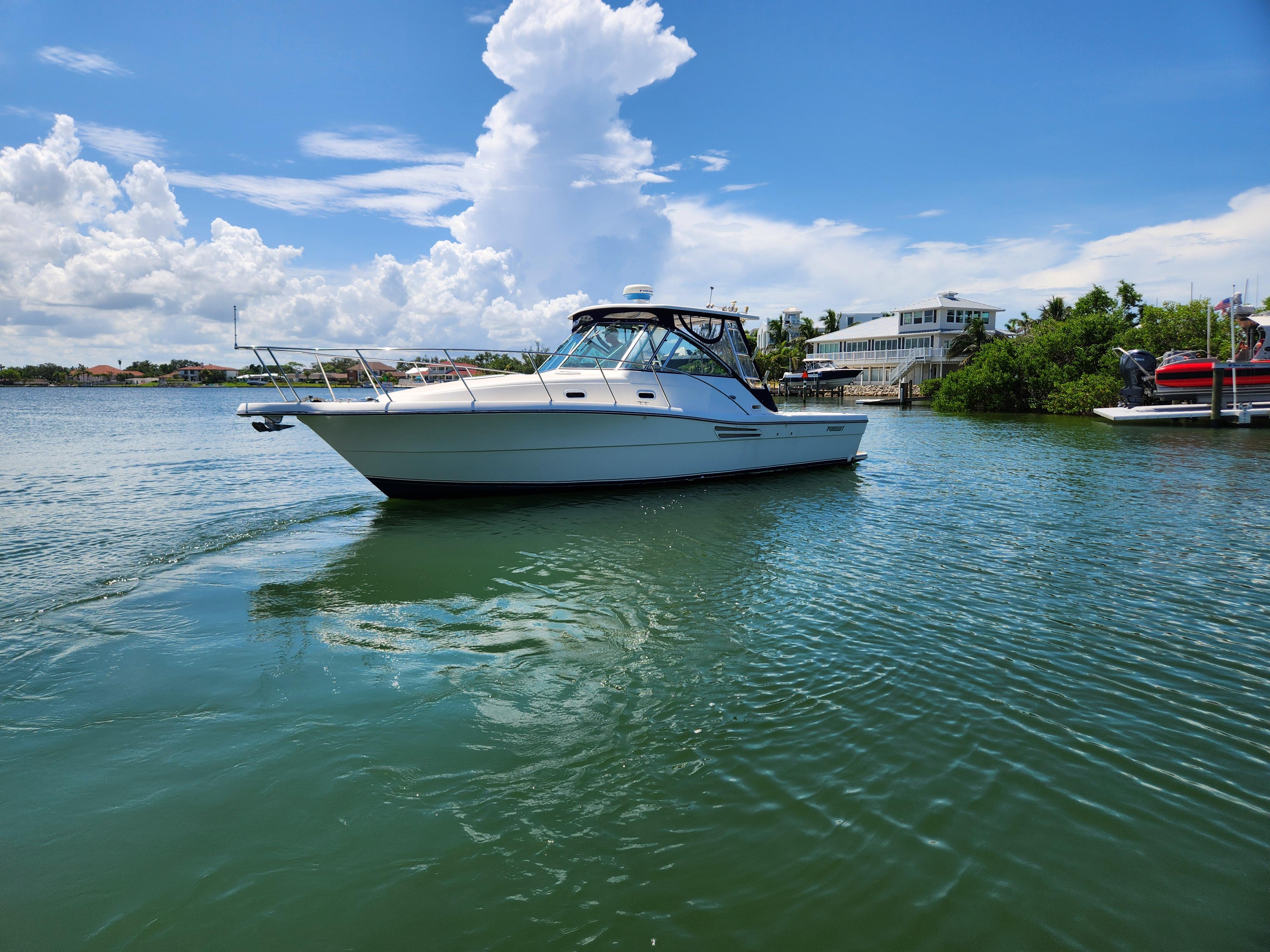 2003 Pursuit 3000 Express
