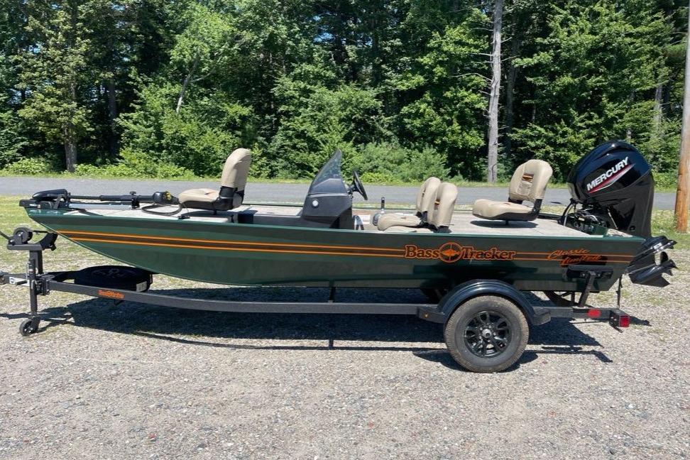2026 Tracker Bass Tracker Classic Limited