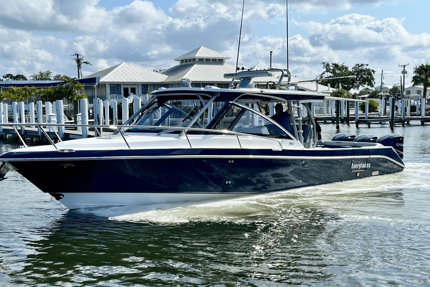 2019 Everglades 360LXC