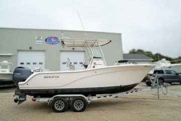 2019 Sea Fox 228 Commander