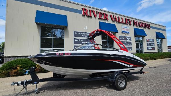 2019 Yamaha Boats AR195
