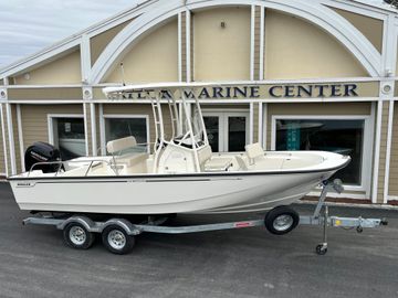 2024 Boston Whaler 210 Montauk