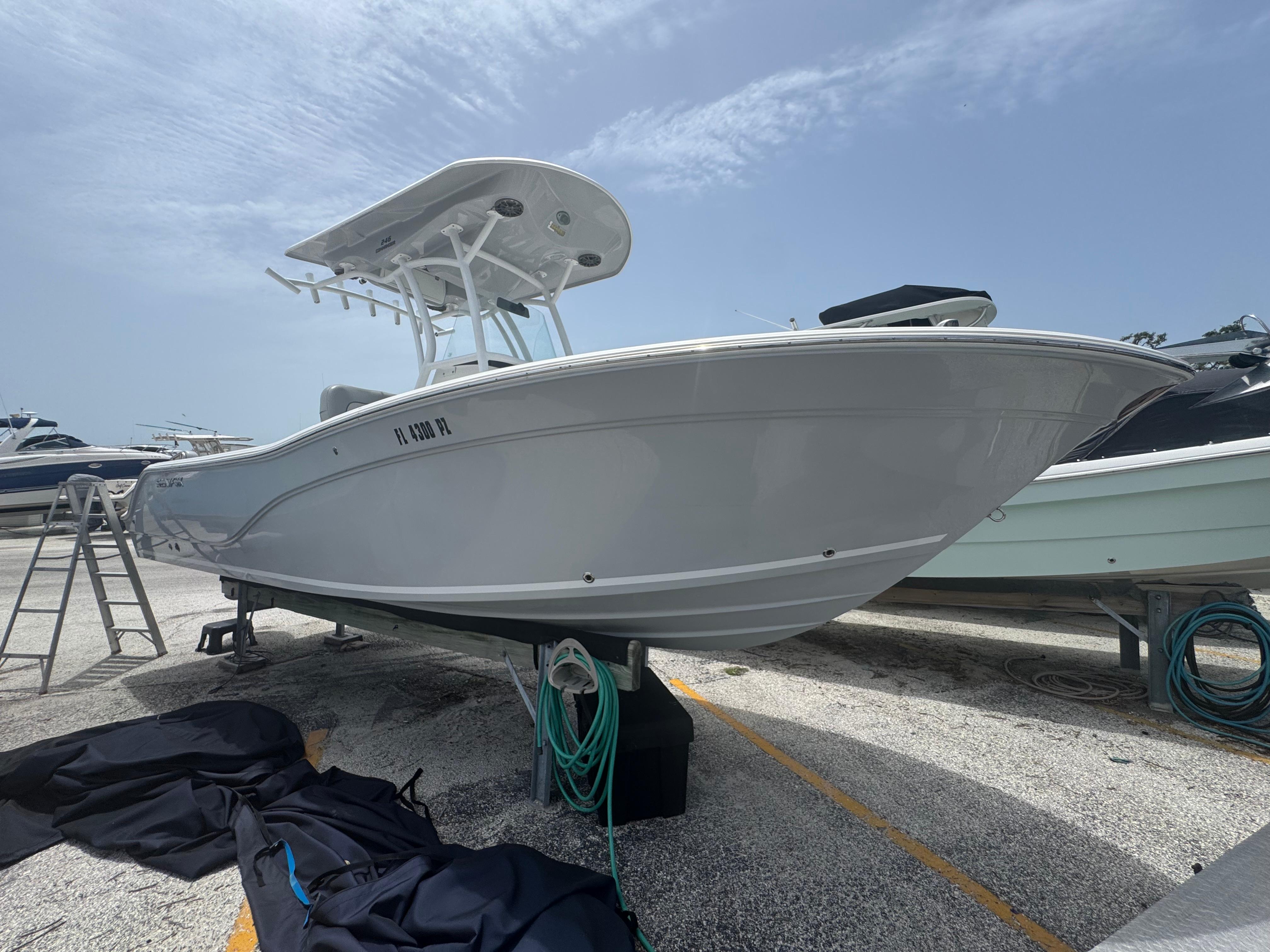 Sea Fox 248 Commander
