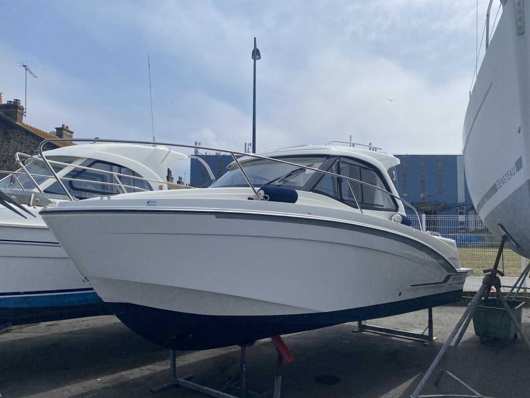 2023 Beneteau ANTARES 7 OB