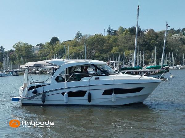 2022 Beneteau Antares 9 OB