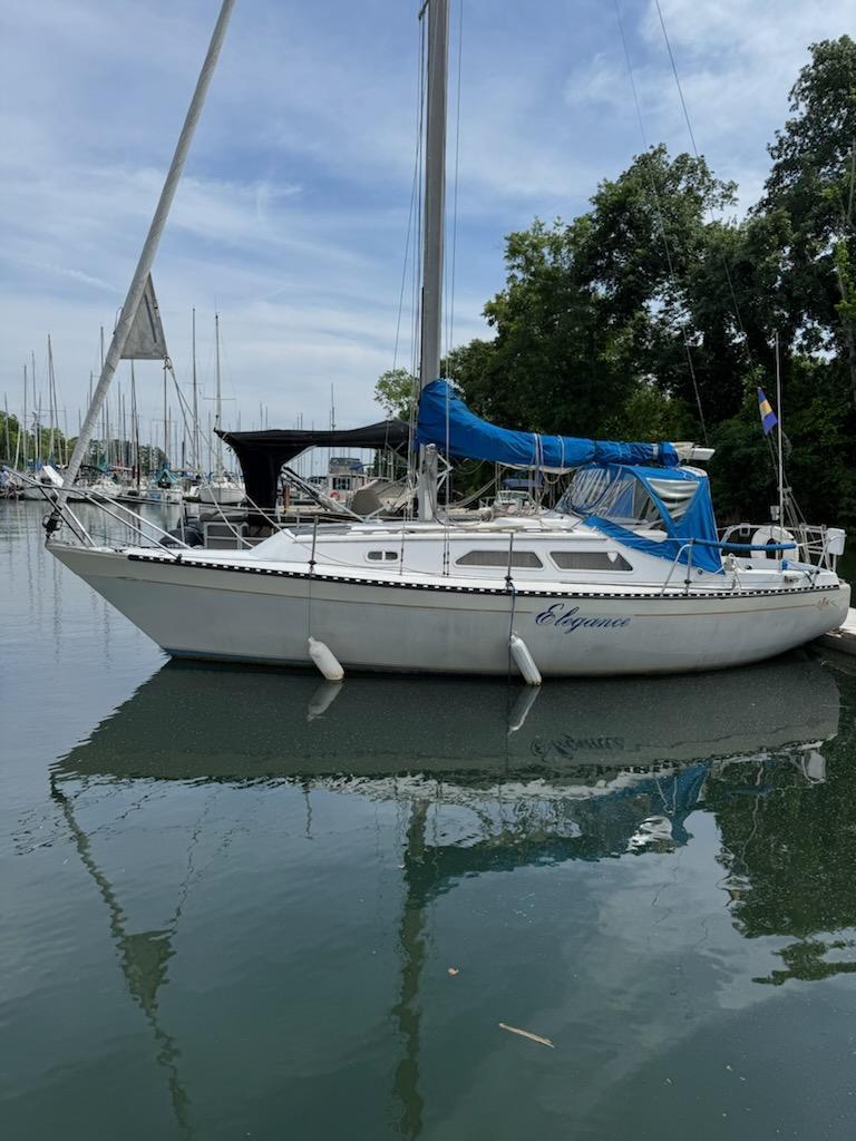 1976 Custom Islander 28