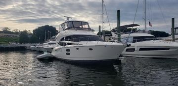 2010 Meridian 441 Sedan