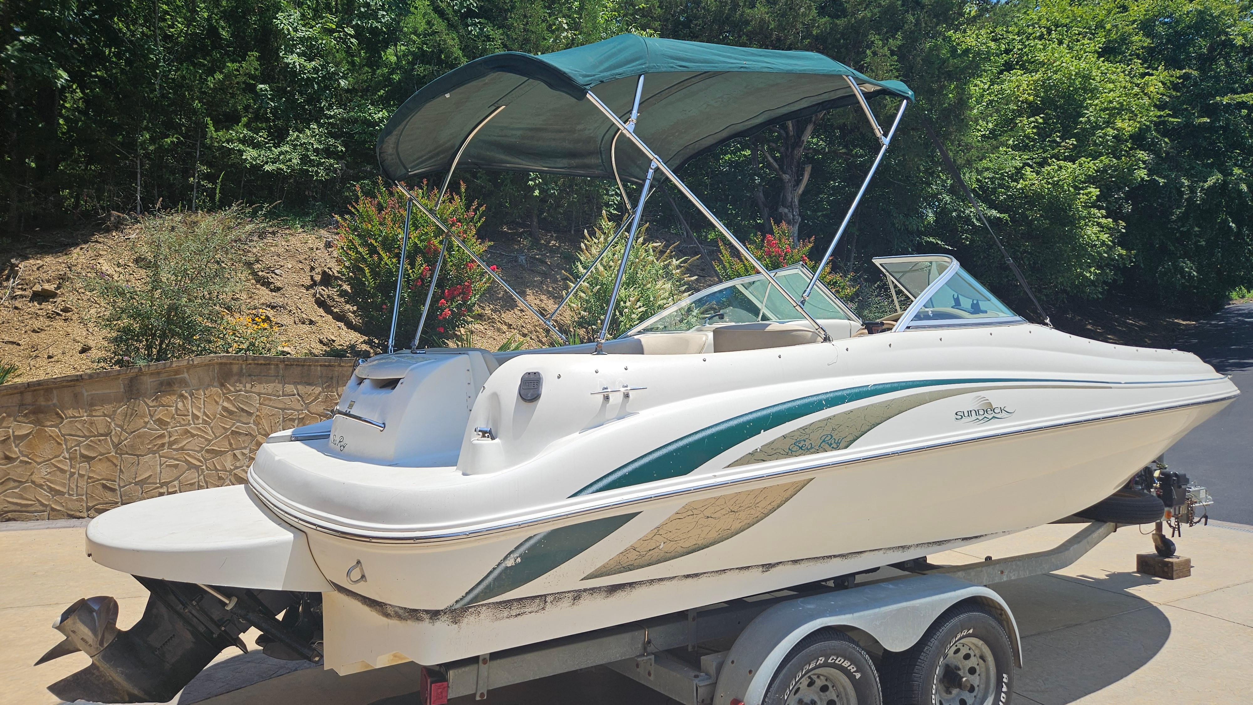 1999 Sea Ray 210 Sundeck