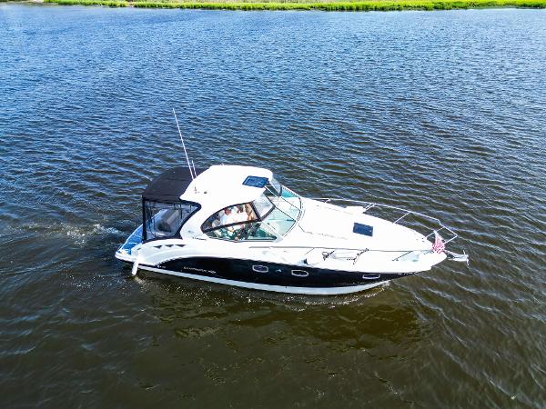 Chaparral 330 Signature