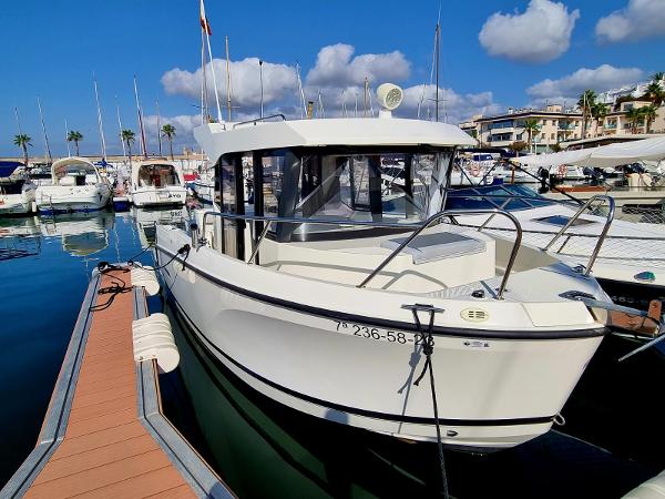 Quicksilver Captur 705 Pilothouse