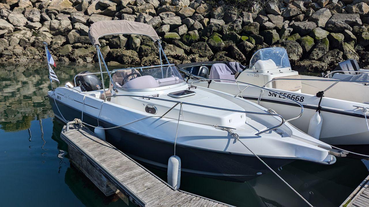 2015 B2 Marine CAP FERRET 572 CRUISER