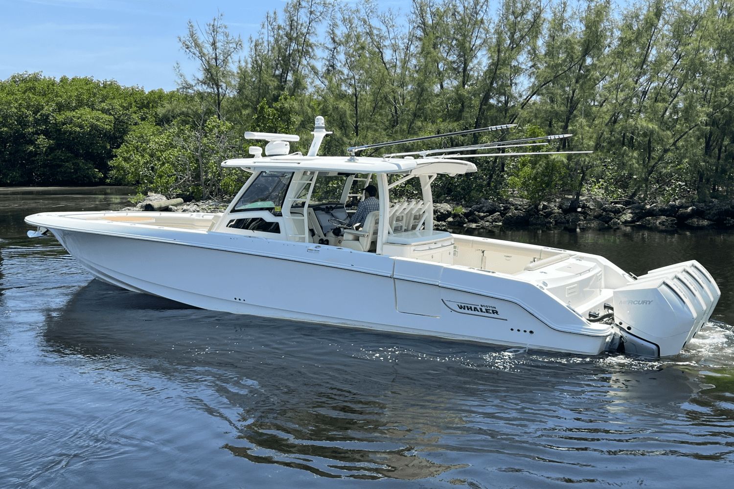 2021 Boston Whaler 380 Outrage
