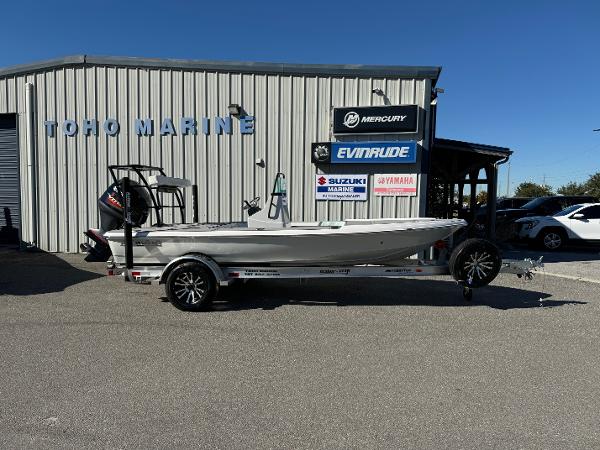 Action Craft 17 FLYFISHER 2025 Action Craft 17 FLYFISHER boat on trailer at Toho Marine dealership.