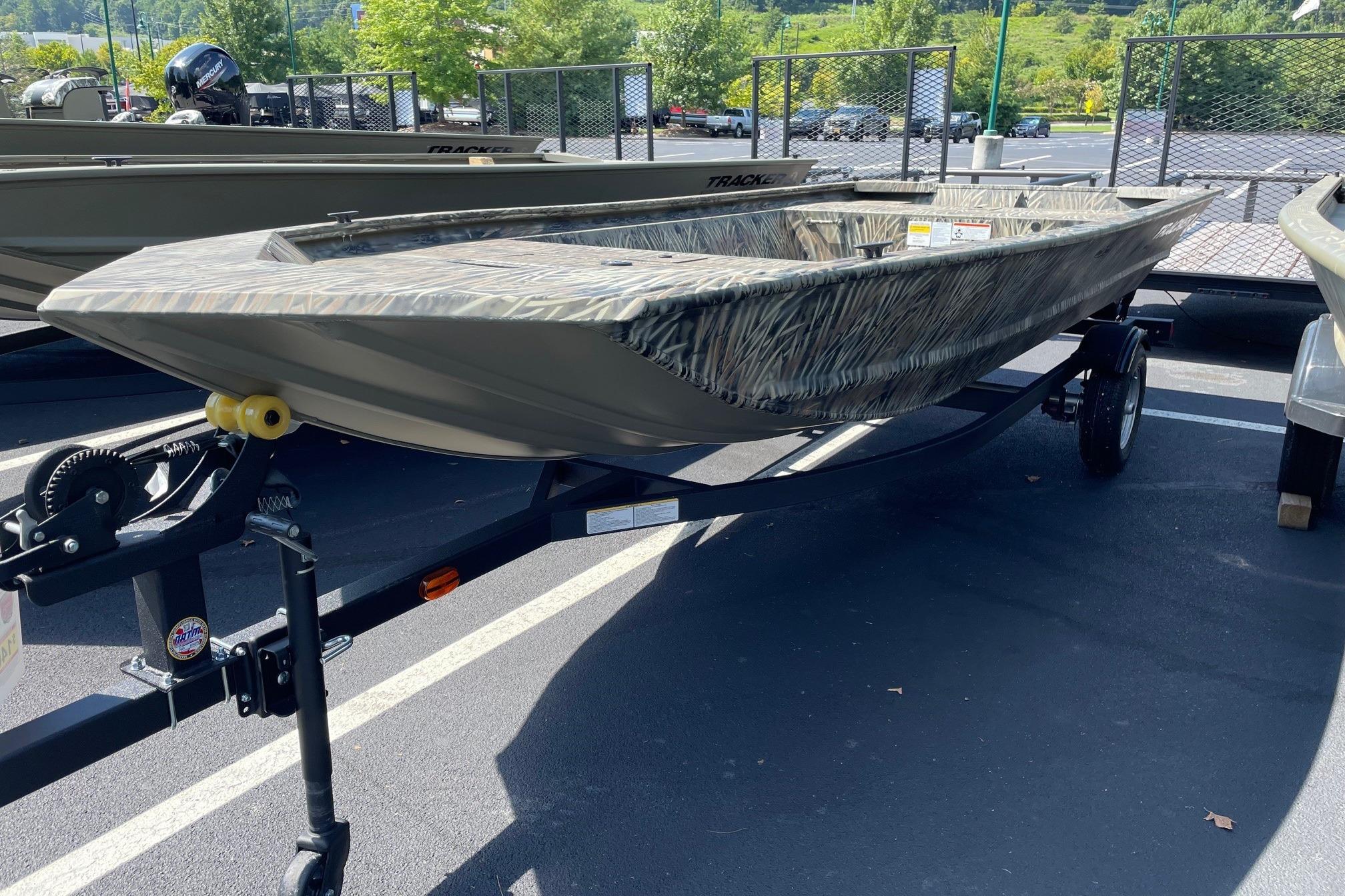 2026 Tracker Grizzly 1648 Utility