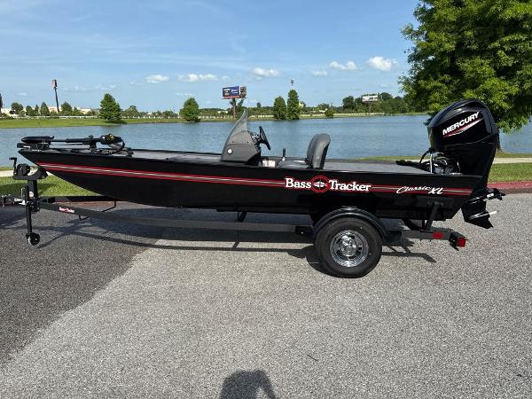 2025 Tracker Bass Tracker Classic XL