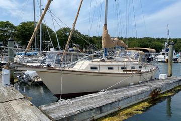 1992 Island Packet 32