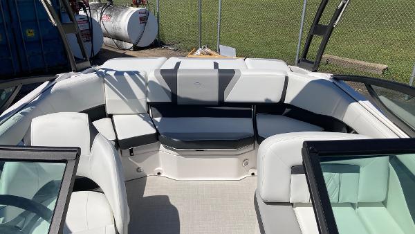 2024 Regal 2000 ES