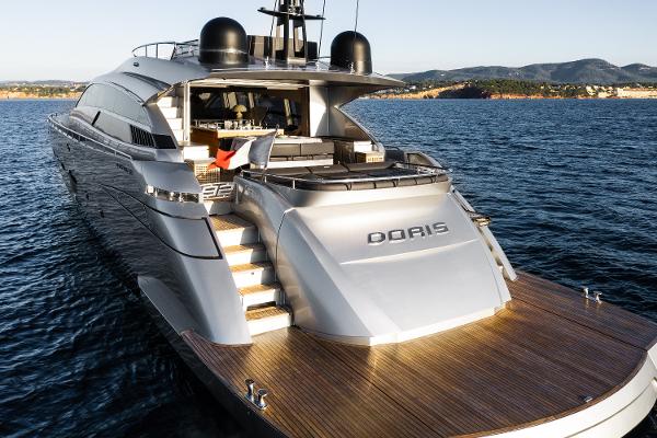 Pershing 92