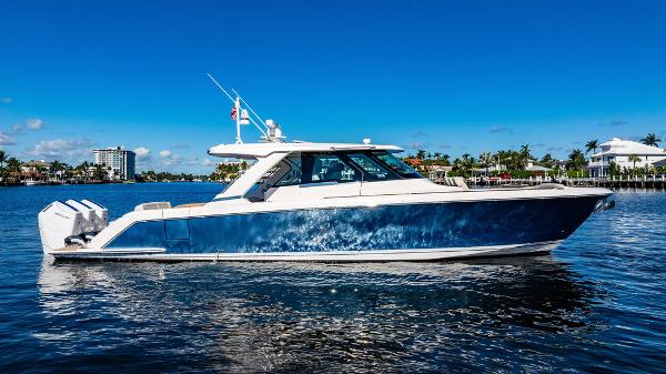 2024 Tiara Yachts 48 LS