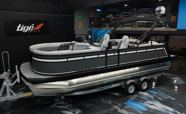 Viaggio Lago X-U 2025 Viaggio Lago X-U pontoon boat on trailer in showroom.
