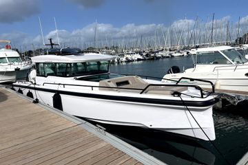 2025 Axopar 37 XC CROSS CABIN