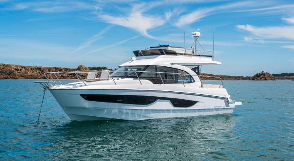 2025 Beneteau Antares 11 Fly