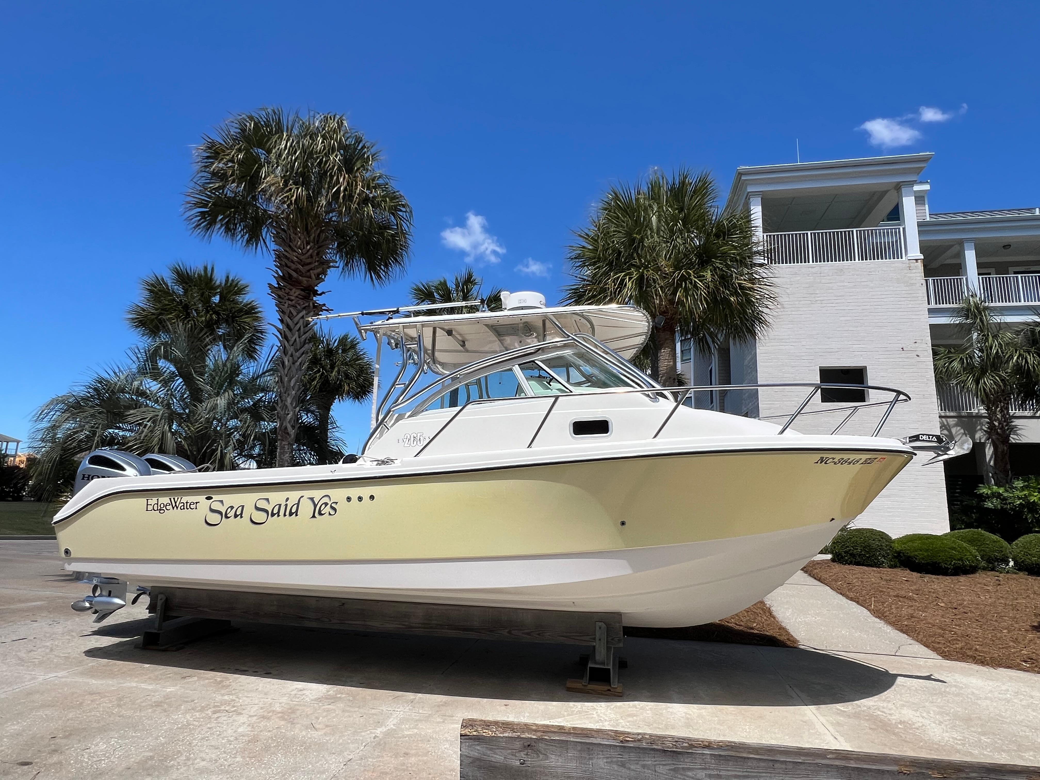 2004 Edgewater 265 Express, Saint James North Carolina