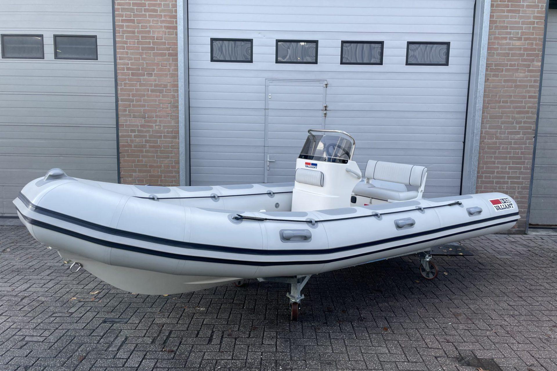 2006 Valiant RIBs V-520