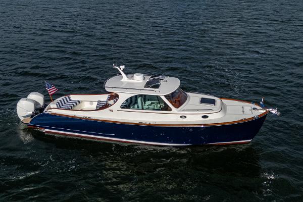 Hinckley 35