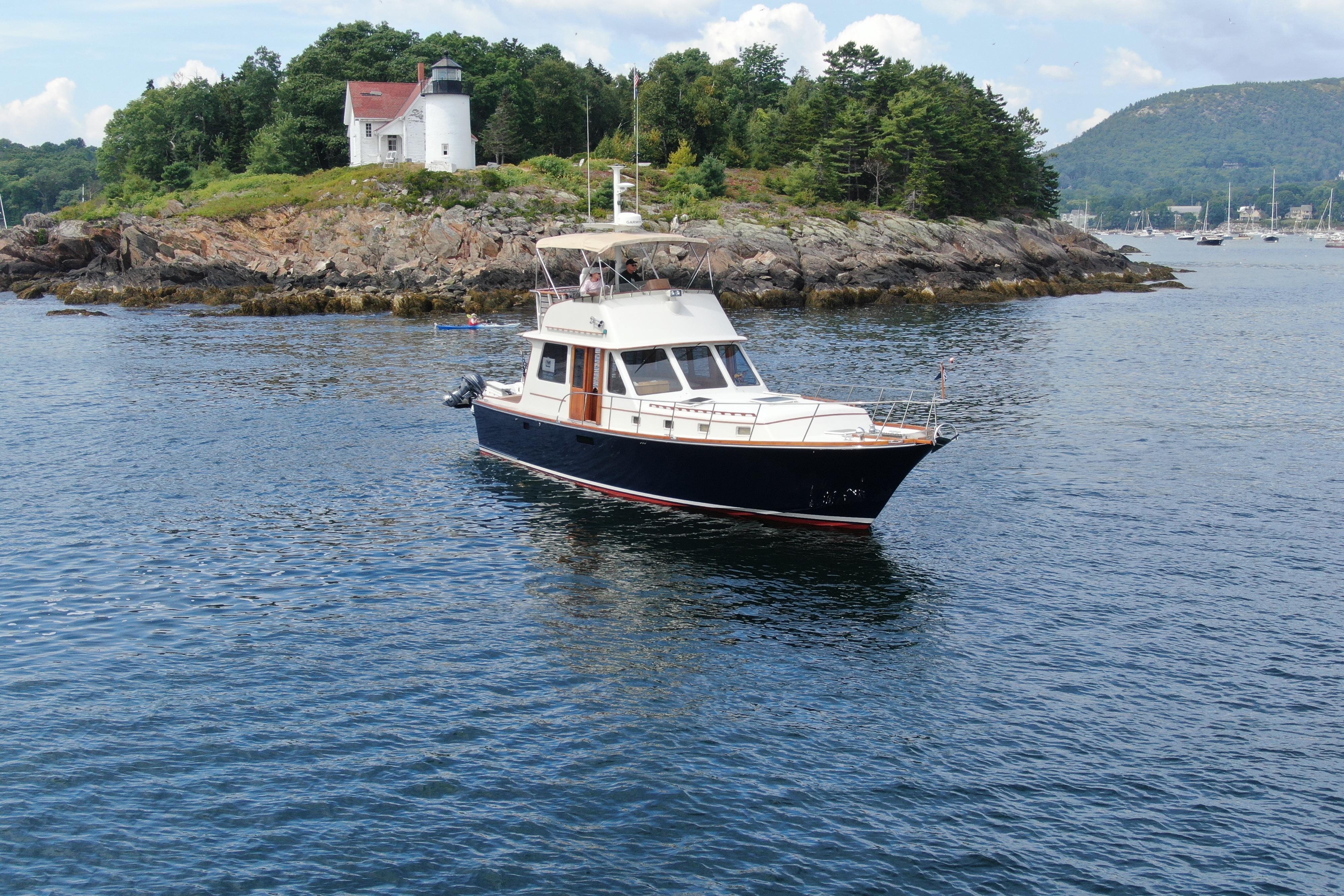 1997 Lyman-Morse Custom Flybridge