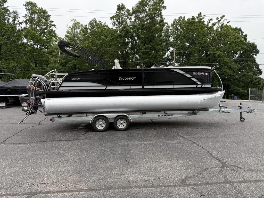 2021 Godfrey Monaco 235 SFL GTP 27 in.