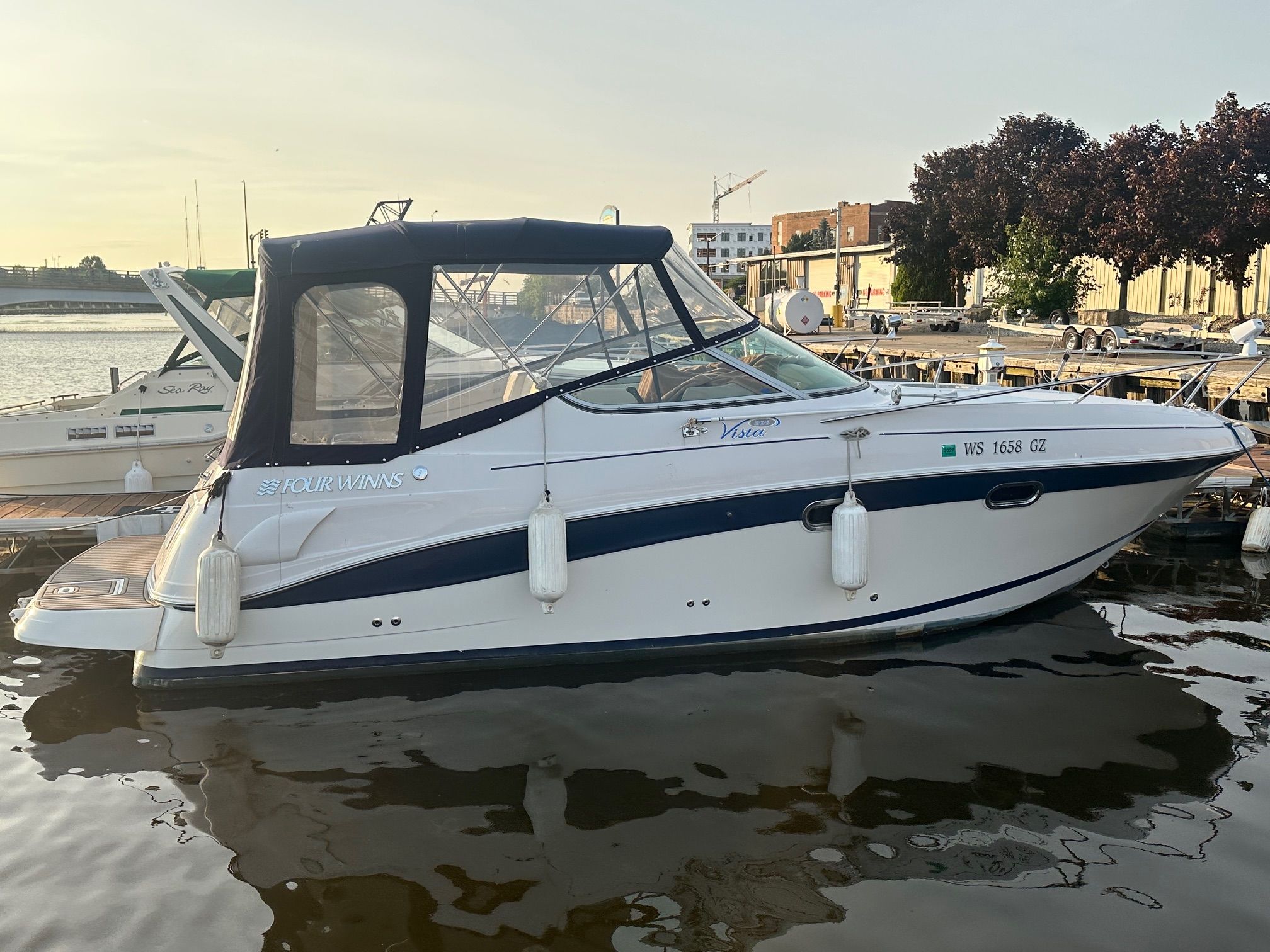 2005 Four Winns 268 Vista