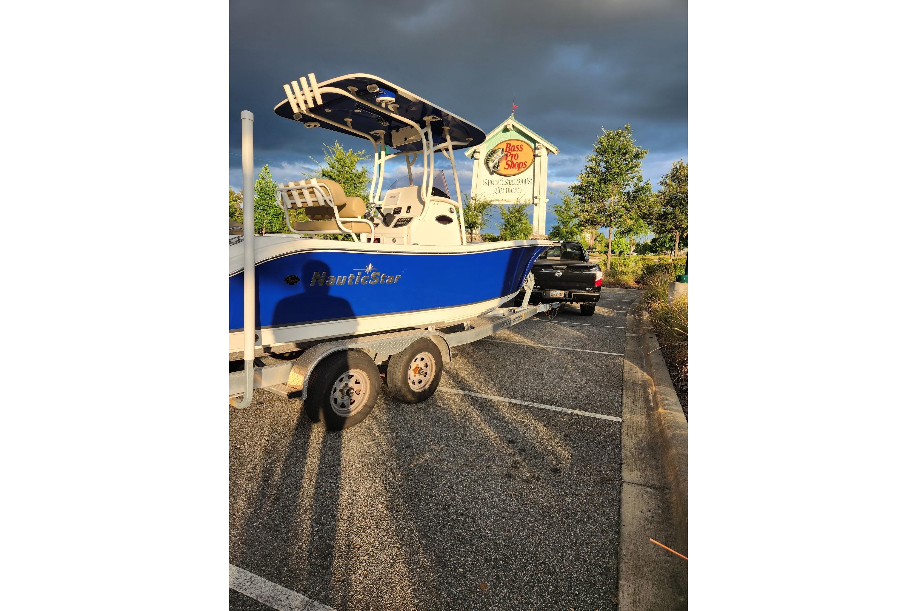 2020 NauticStar 2302 Legacy