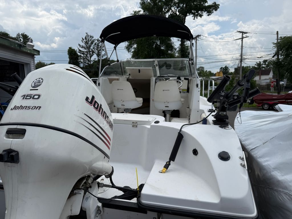 2005 Larson 1851 WA